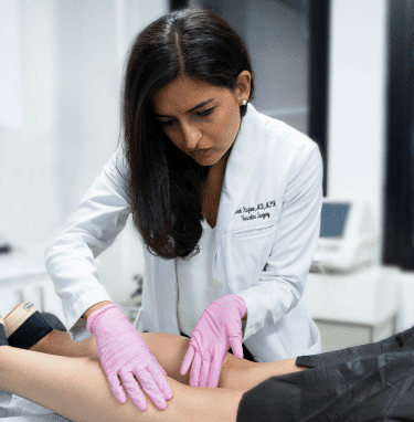 Are you looking for the best vein center near me in New Jersey? We provide a step-by-step guide to help you locate the best vein clinics in New Jersey near your location.